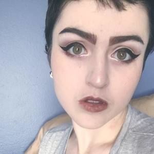 Meet your Posher, Karlie